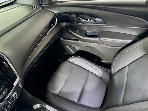 Used 2022 Chevrolet Traverse RS image 21