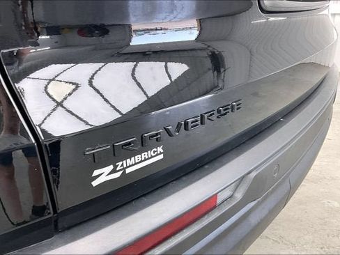 Certified 2024 Chevrolet Traverse LS w/ Midnight/Sport Edition FWD image 9