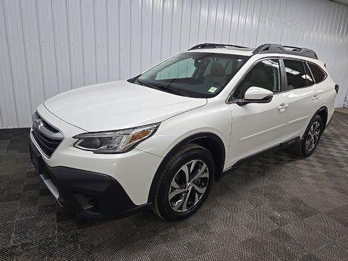 Used 2022 Subaru Outback Limited image 8