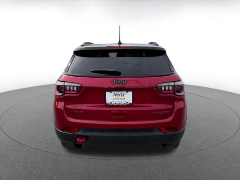 Used 2025 Jeep Compass Trailhawk image 12