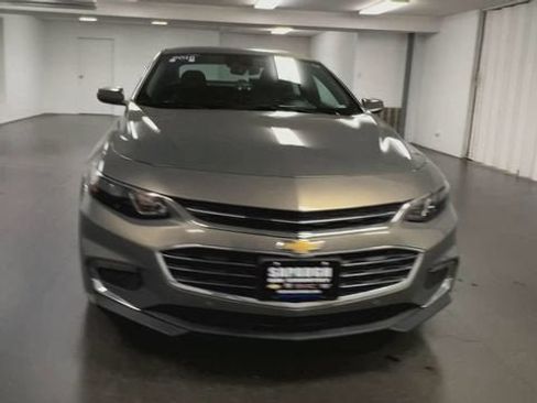Certified 2018 Chevrolet Malibu LT w/ Leather Package FWD image 3