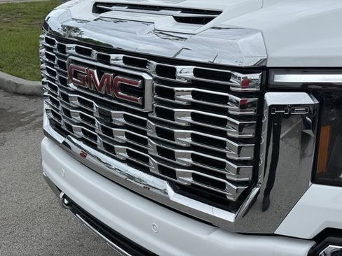 Used 2024 GMC Sierra 2500 Denali w/ Denali Reserve Package image 7