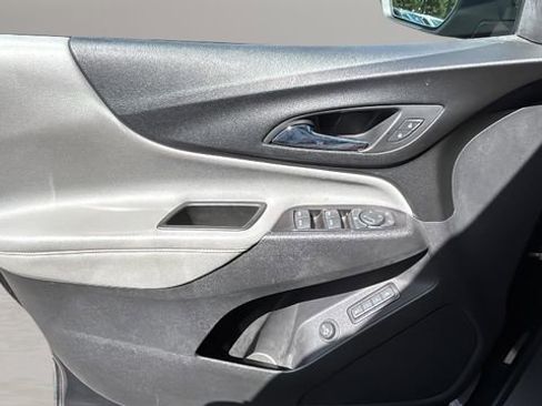 Used 2020 Chevrolet Equinox Premier image 13