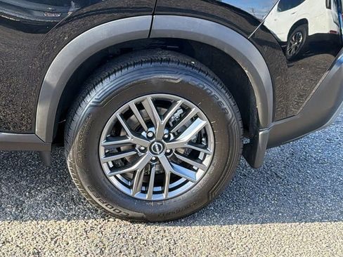 Used 2023 Nissan Rogue S image 9