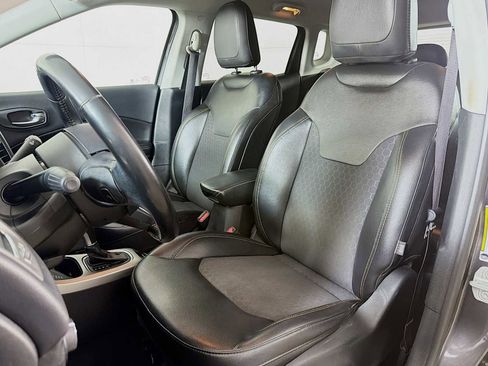 Used 2020 Jeep Compass Latitude w/ Popular Equipment Group AWD/4WD image 16