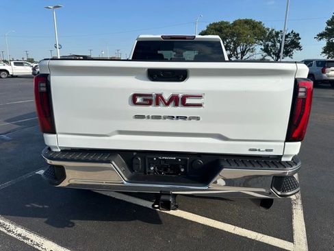 Used 2024 GMC Sierra 3500 SLE w/ SLE Value Package image 6