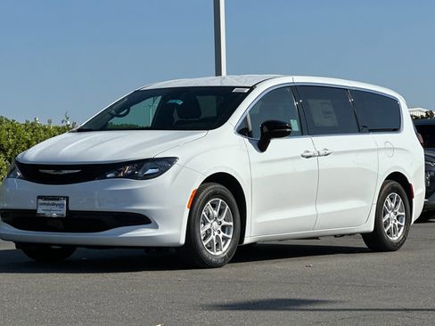 New 2026 Chrysler Voyager LX image 8