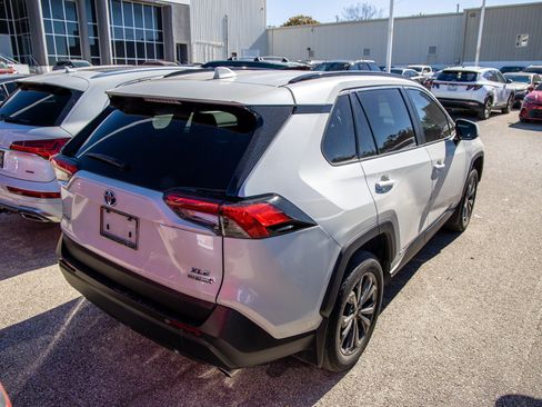 Certified 2022 Toyota RAV4 XLE Premium image 8
