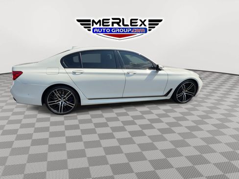 Used 2019 BMW 750i w/ Executive Package RWD image 8