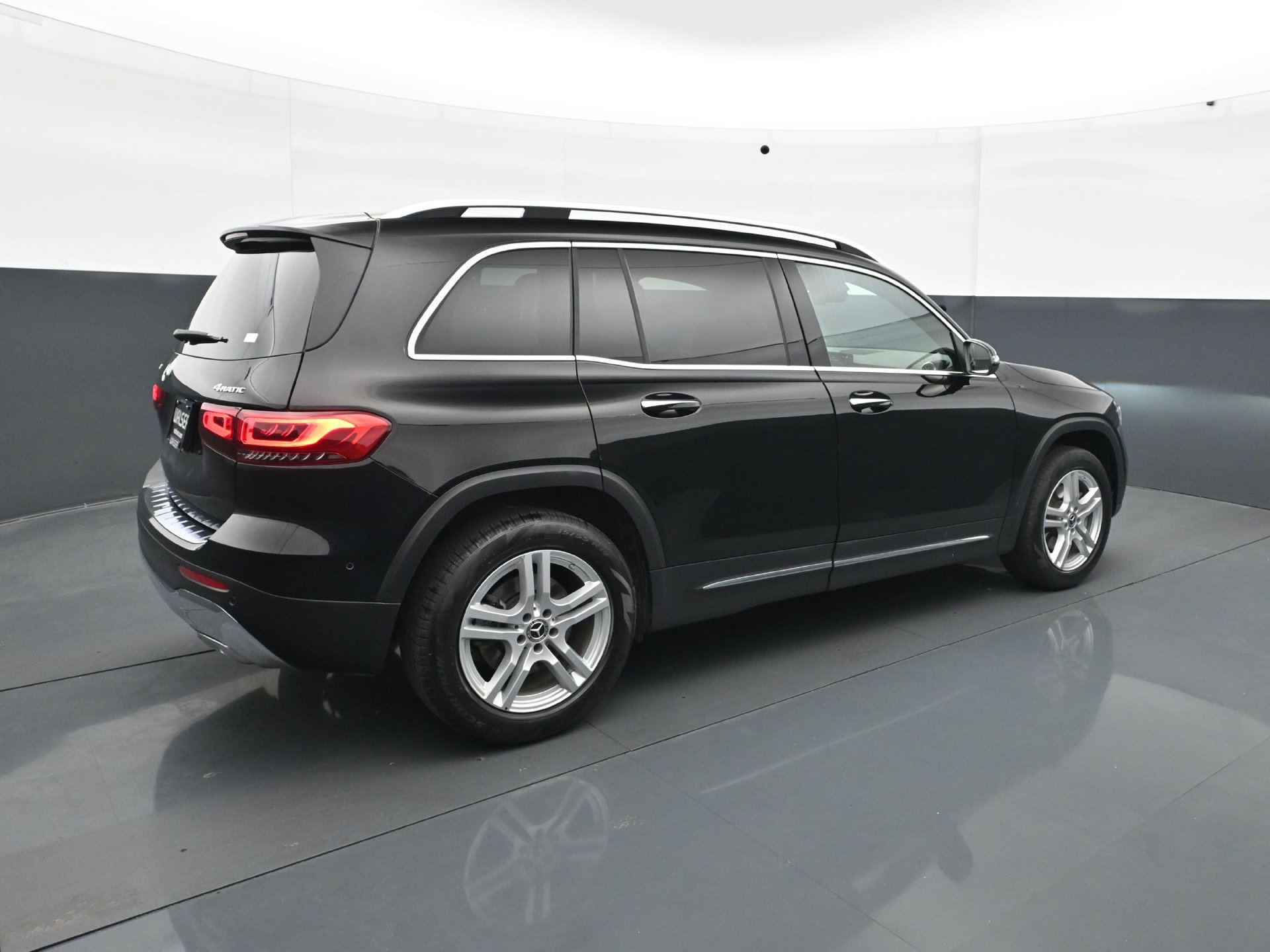 Used 2023 Mercedes-Benz GLB 250 4MATIC image 7