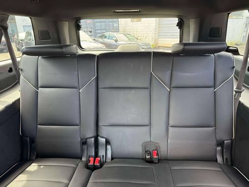 Used 2023 Cadillac Escalade ESV Premium Luxury AWD/4WD image 15