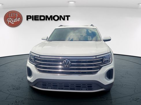 Used 2024 Volkswagen Atlas SE FWD image 2