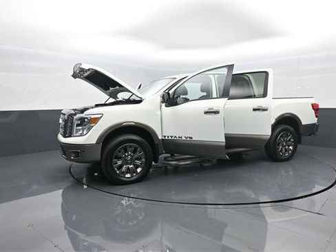 Used 2019 Nissan Titan Platinum Reserve w/ Platinum Utility Package image 40