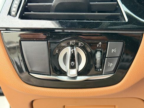 Used 2023 BMW 530i w/ Premium Package image 36