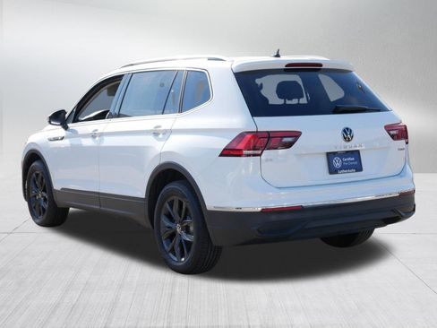 Certified 2024 Volkswagen Tiguan SE w/ Panoramic Sunroof Package image 5