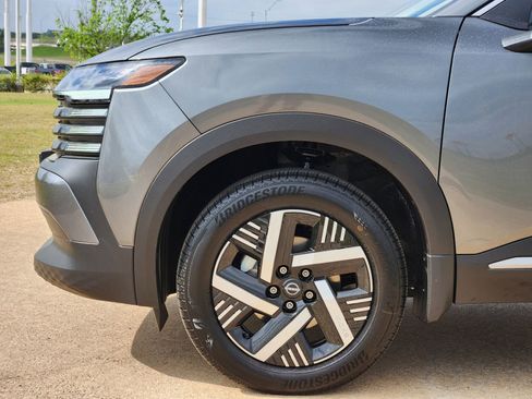 Used 2026 Nissan Kicks SV w/ Charging Package image 9