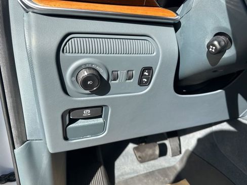 Used 2022 Jeep Grand Wagoneer Series III w/ Rear Seat Video Group 1 AWD/4WD image 11