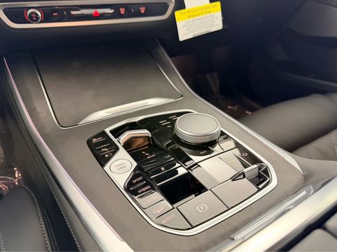 New 2026 BMW X5 xDrive50e image 17