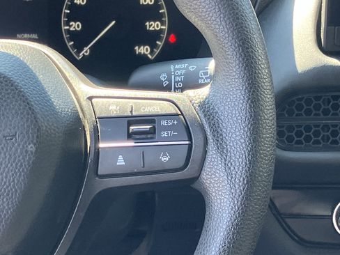 Certified 2025 Honda HR-V LX image 21