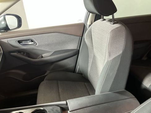 Used 2023 Nissan Rogue SV image 25