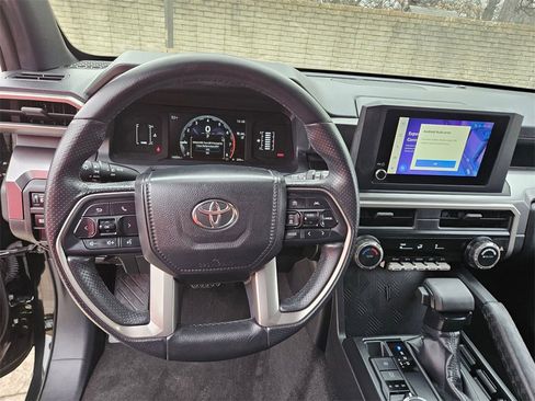 Used 2025 Toyota 4Runner SR5 image 17