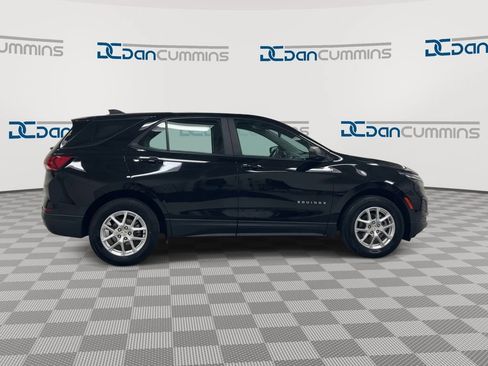 Used 2022 Chevrolet Equinox LS AWD/4WD image 9