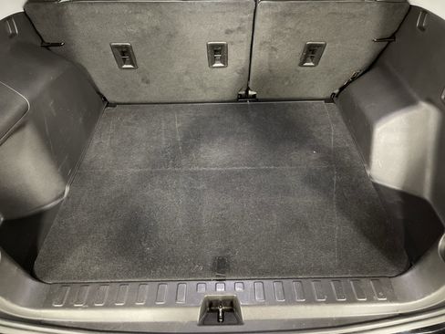 Used 2024 GMC Terrain SLT image 12