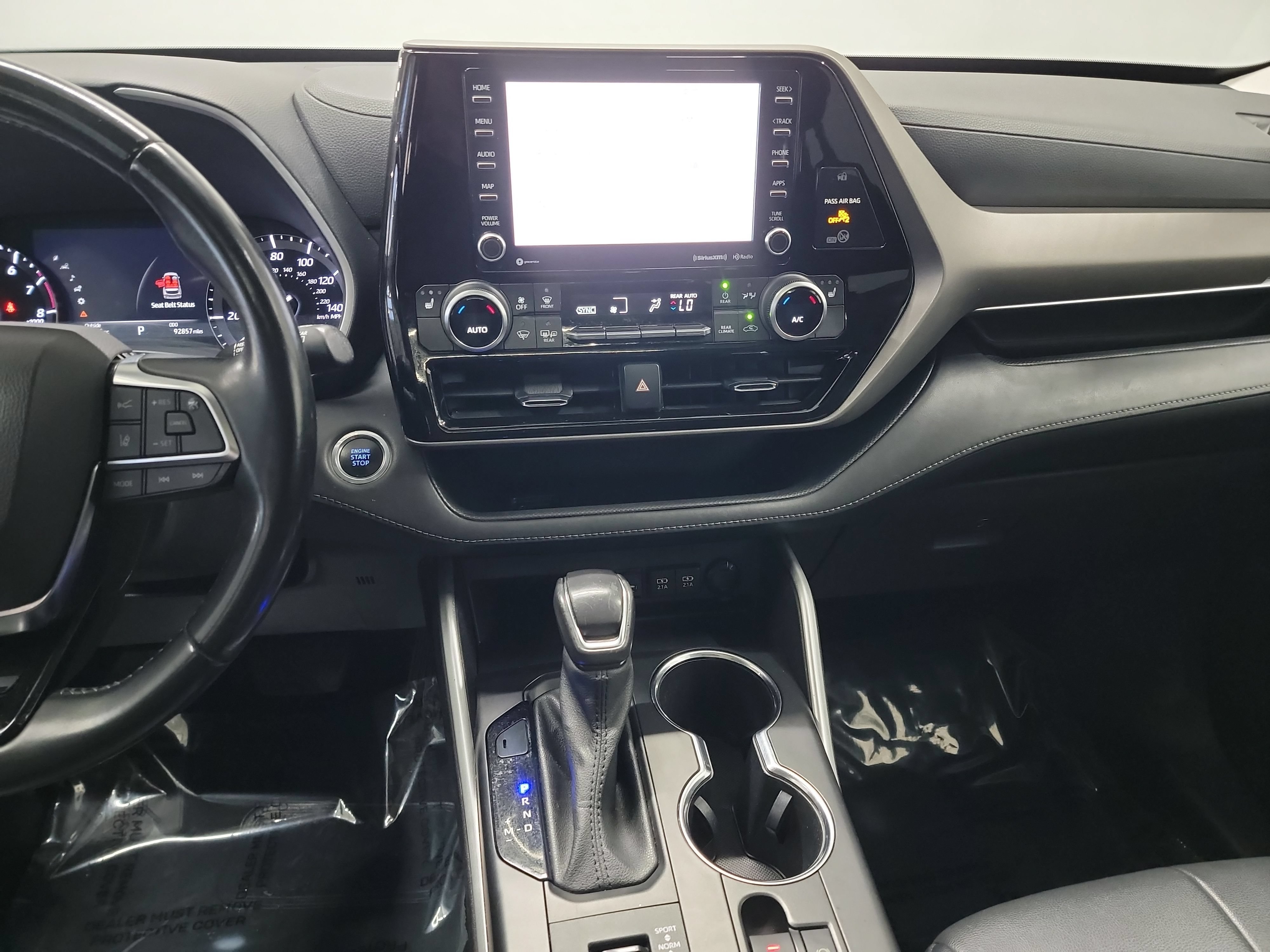 Used 2021 Toyota Highlander XLE AWD/4WD image 20