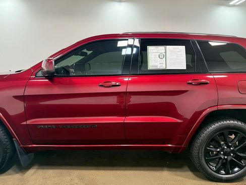 Used 2022 Jeep Grand Cherokee Laredo X AWD/4WD image 37