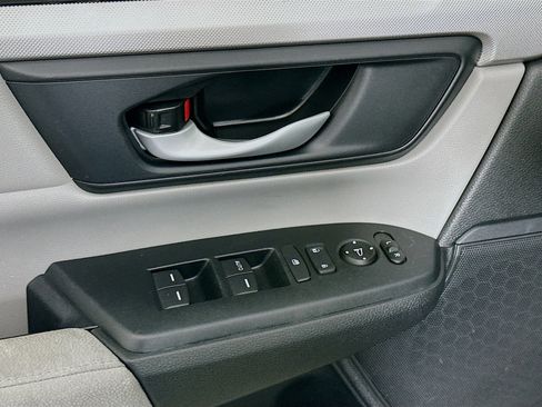 Used 2018 Honda CR-V LX image 15