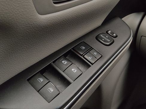 Used 2016 Toyota Camry LE FWD image 27