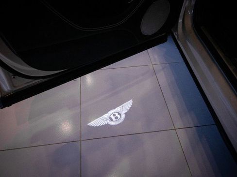 Used 2018 Bentley Bentayga image 55