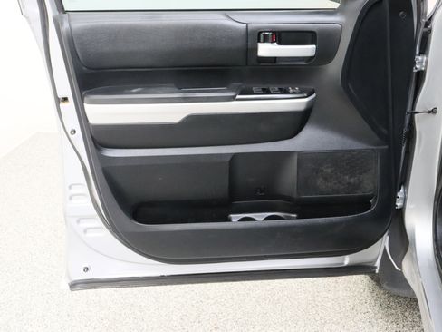 Used 2017 Toyota Tundra SR5 w/ SR5 Upgrade Package AWD/4WD image 12