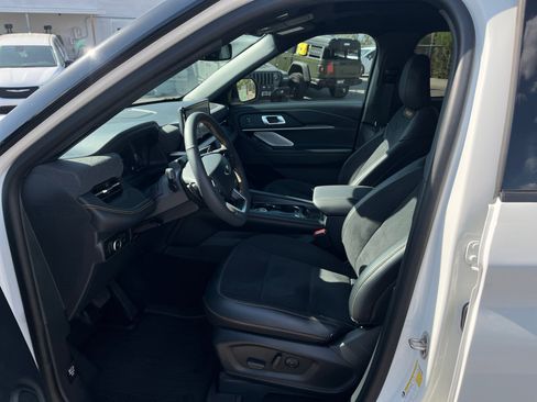 Used 2026 Ford Explorer Tremor w/ Tremor Ultimate Package AWD/4WD image 14