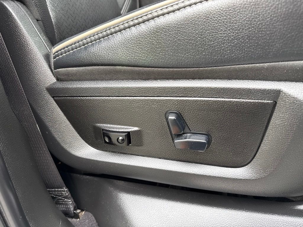 Used 2020 RAM 3500 Laramie AWD/4WD image 13
