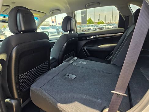 Used 2014 Kia Sorento LX FWD image 11