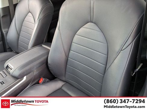 Used 2020 Toyota Highlander XLE AWD/4WD image 14
