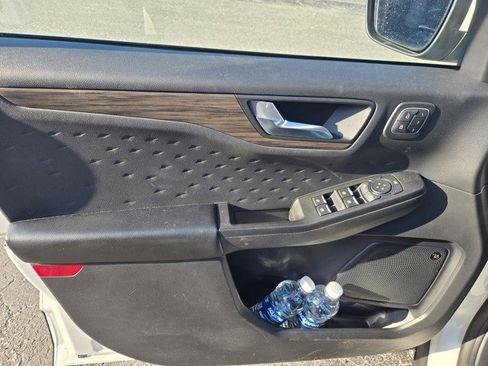 Used 2020 Ford Escape Titanium image 6