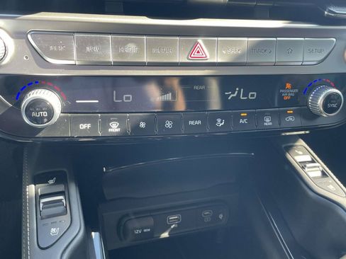 Used 2023 Kia Telluride EX w/ EX Captain's Chair Package FWD image 19