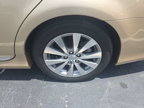 Used 2011 Toyota Avalon Limited FWD image 9