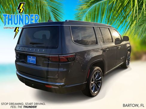 Used 2022 Jeep Wagoneer Series III w/ Premium Group I image 4