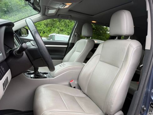 Used 2016 Toyota Highlander XLE AWD/4WD image 9