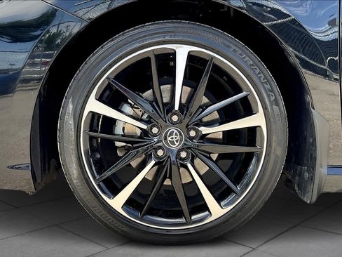 Used 2020 Toyota Camry XSE FWD image 11