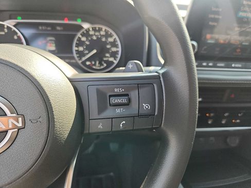 Used 2023 Nissan Rogue S AWD/4WD image 21