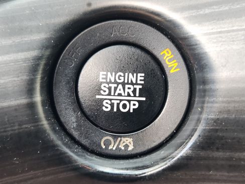 Used 2020 Jeep Grand Cherokee Altitude RWD image 21