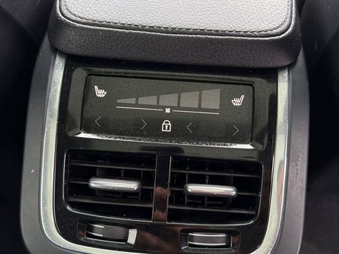 Used 2020 Volvo XC90 T6 Momentum w/ Protection Package Premier AWD/4WD image 32