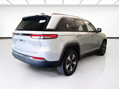 Used 2023 Jeep Grand Cherokee 4WD 4xe image 4