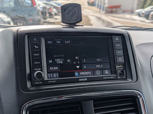 Used 2018 Dodge Grand Caravan SXT w/ Driver Convenience Group image 22