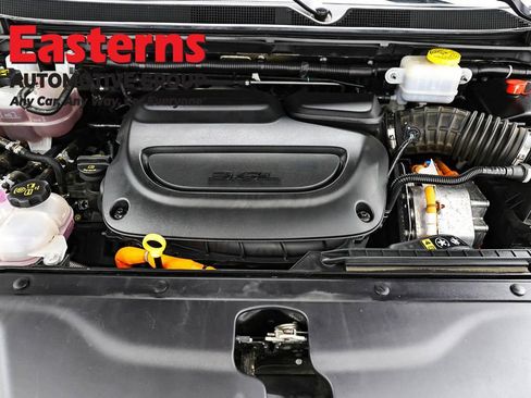 Used 2024 Chrysler Pacifica Select FWD image 7