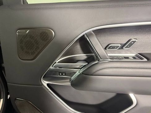 Used 2024 Land Rover Range Rover Long Wheelbase Autobiography image 29